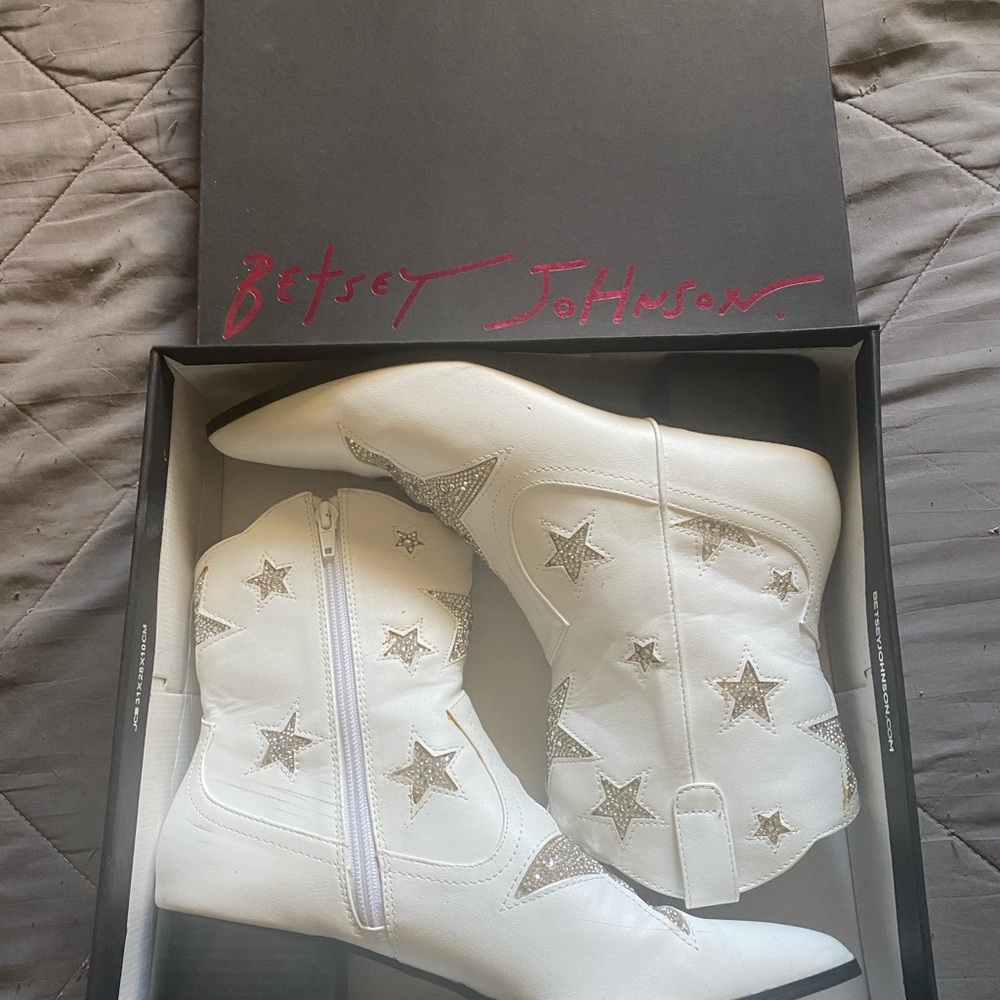 Betsey Johnson Glitter Star White Boots